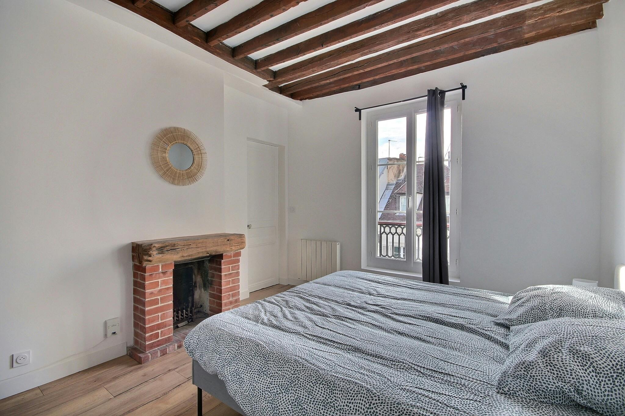 Apartment for rent for €2,808 per month in Paris, Rue de Mirbel