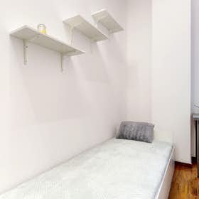 Private room for rent for PLN 1,550 per month in Wrocław, Rynek