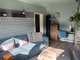 Apartment for rent for €1,850 per month in Köln, Jakob-Kneip-Straße