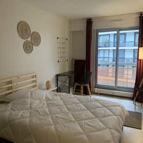 Private room for rent for €965 per month in Paris, Rue de Wattignies