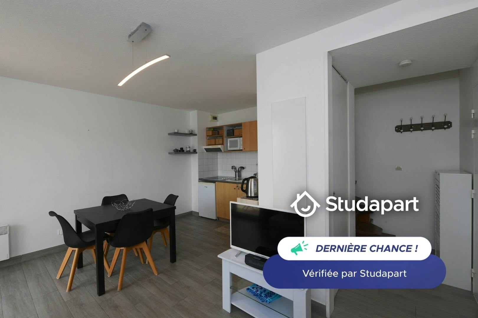 Wohnung zu mieten für 980 € pro Monat in La Rochelle, Rue de la Sole