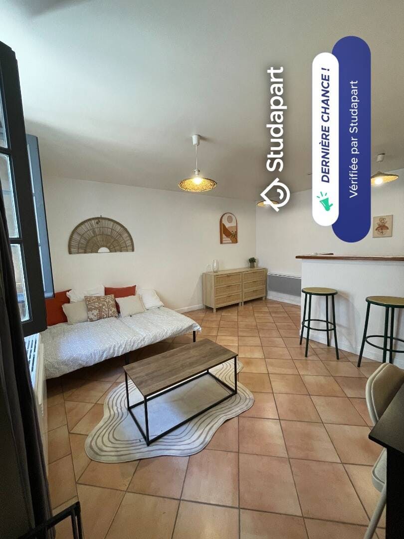 Lägenhet att hyra för 550 € i månaden i Nîmes, Rue Fresque