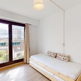 Отдельная комната сдается в аренду за 390 € в месяц в Rouen, Rue Parmentier