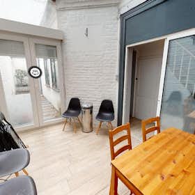 Cameră privată de închiriat pentru 395 EUR pe lună în Roubaix, Rue Latine