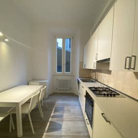 Apartment for rent for €1,400 per month in Milan, Viale Certosa