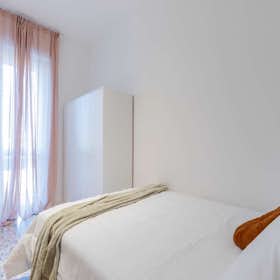 Private room for rent for €580 per month in Turin, Piazza Giosuè Carducci