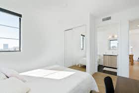 Privé kamer te huur voor $1,500 per maand in Los Angeles, N Alexandria Ave