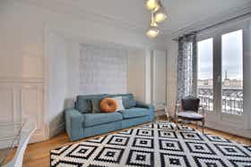 Apartment for rent for €2,563 per month in Paris, Rue Lefebvre