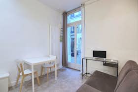 Studio for rent for €1,227 per month in Paris, Rue Saint-Joseph