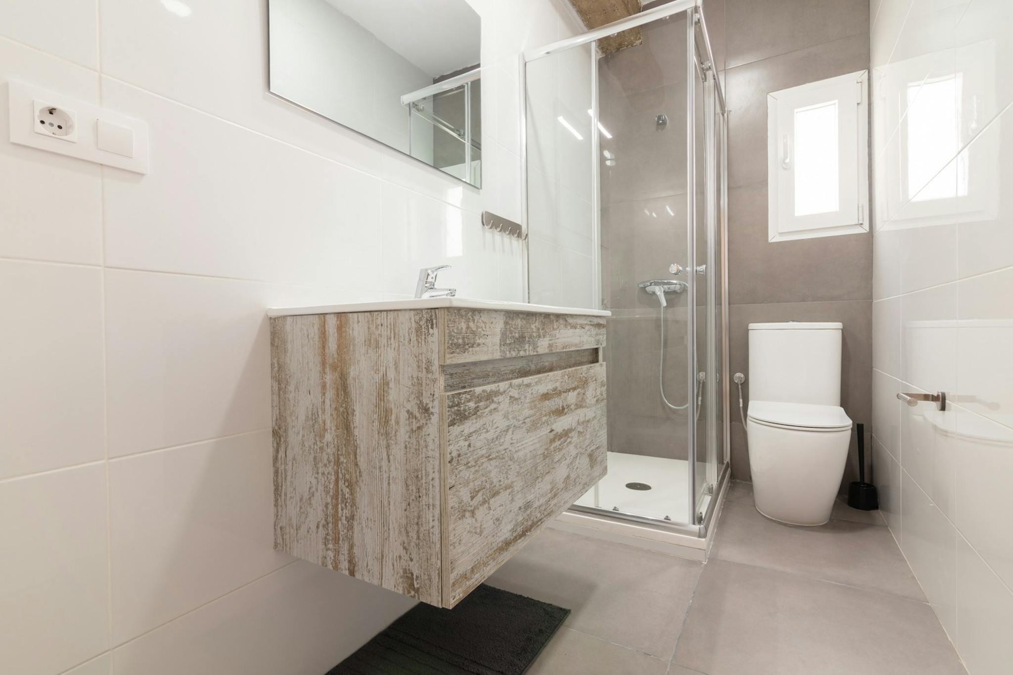 Carrer Pintor Stolz, Valencia preview