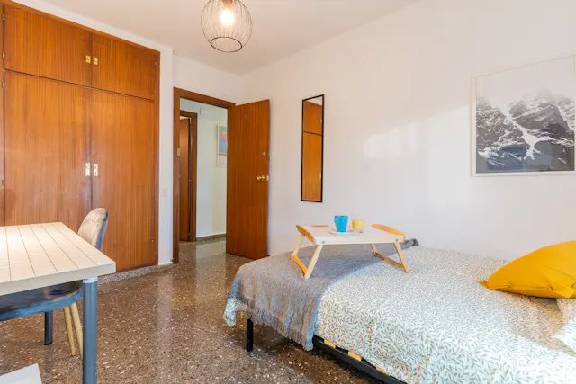 Private room in Carrer Oltà, Valencia (1497966) room image 1