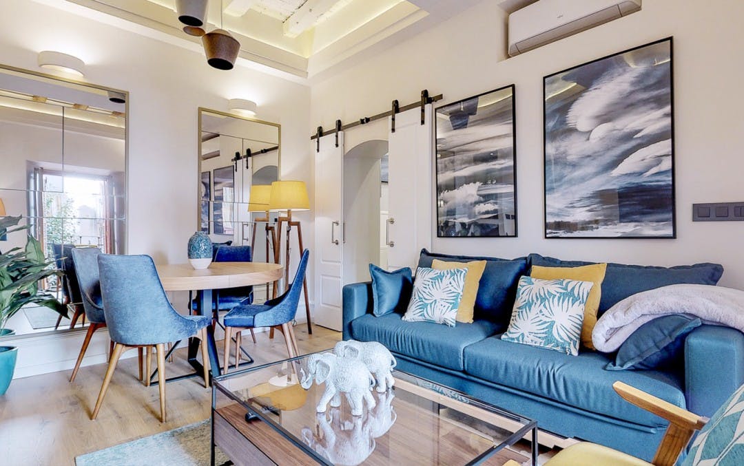 Studio for rent for €6,096 per month in Sevilla, Calle Conde de Torrejón