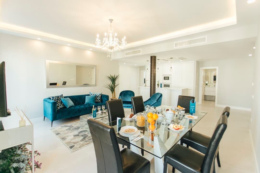 Studio for rent for €11,220 per month in Sevilla, Calle Pastor y Landero