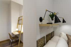 Studio for rent for €873 per month in Madrid, Calle de Atocha