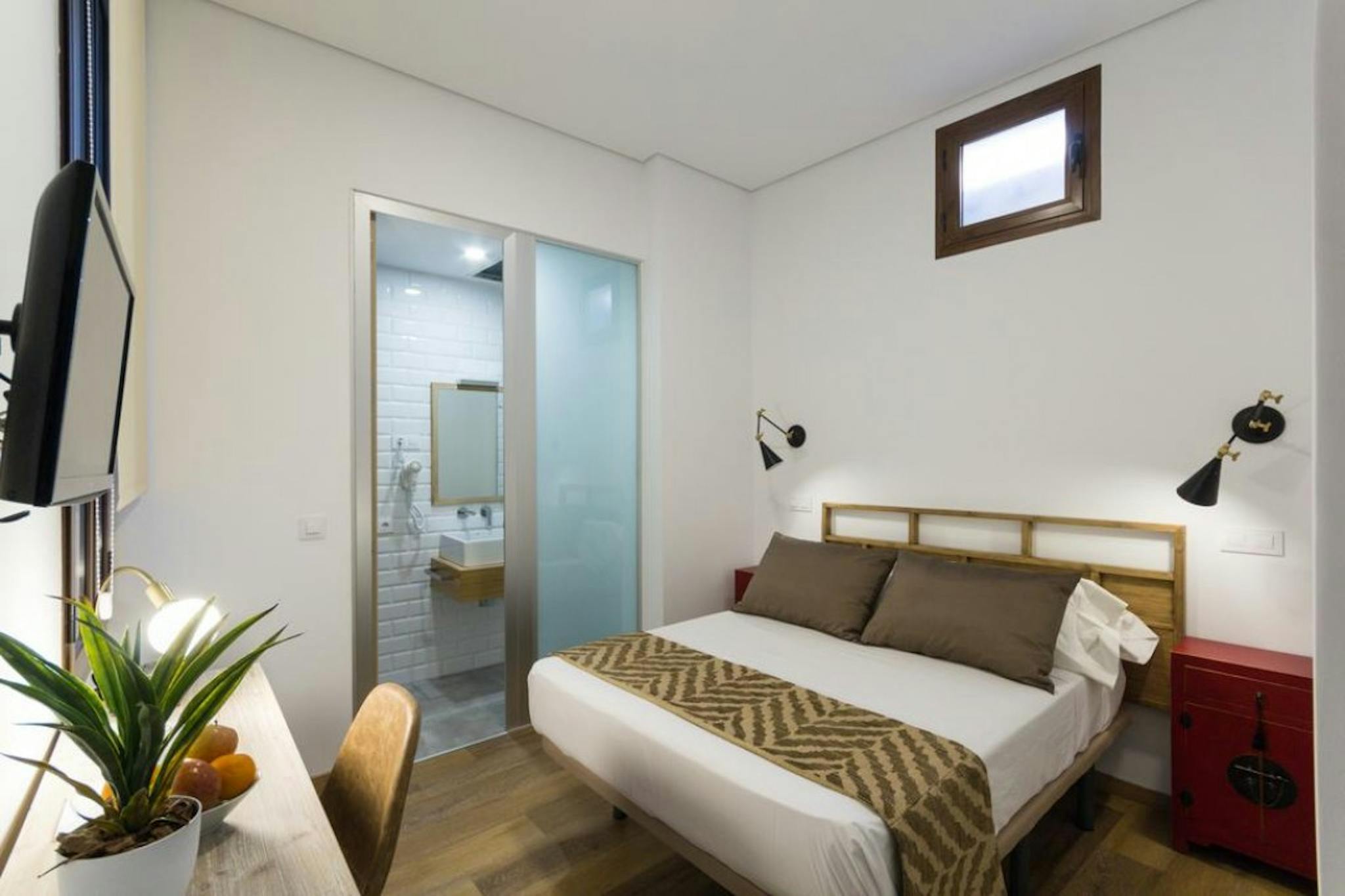 Calle de Atocha, Madrid preview