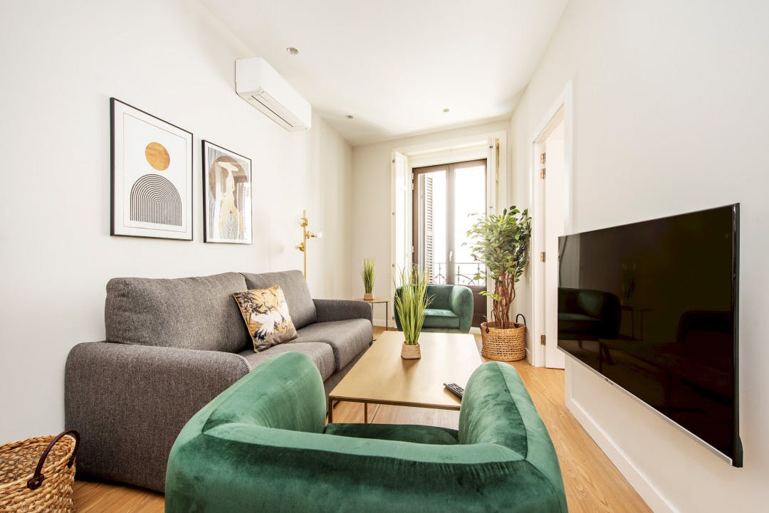 Studio for rent for €5,042 per month in Madrid, Calle de Galdo
