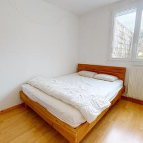 Private room for rent for €500 per month in Oullins-Pierre-Bénite, Rue du Frère Benoît