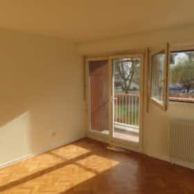 Lägenhet att hyra för 1 350 € i månaden i Strasbourg, Rue de Haslach