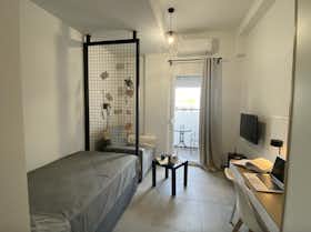单间公寓 正在以 €480 的月租出租，其位于 Larisa, Goulianou