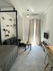 单间公寓 正在以 €460 的月租出租，其位于 Larisa, Goulianou