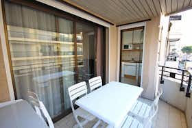公寓 正在以 €2,000 的月租出租，其位于 Cannes, Boulevard de Lorraine
