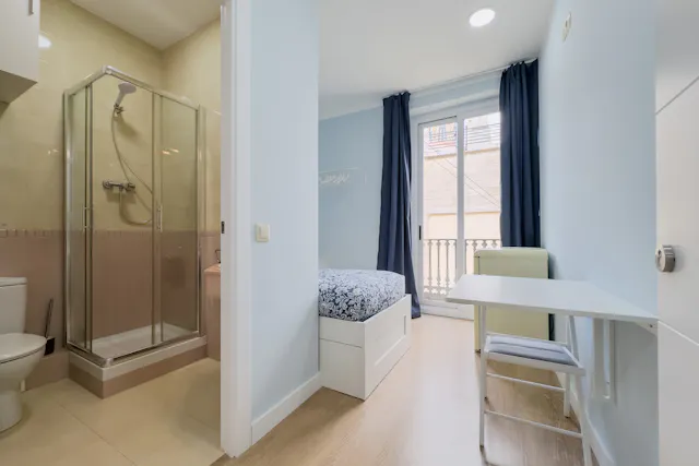 Private room in Carrer Nou de la Rambla, Barcelona (1498283) room image 2