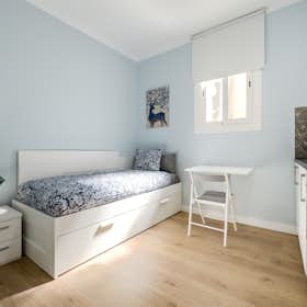 Private room for rent for €1,099 per month in Barcelona, Carrer Nou de la Rambla