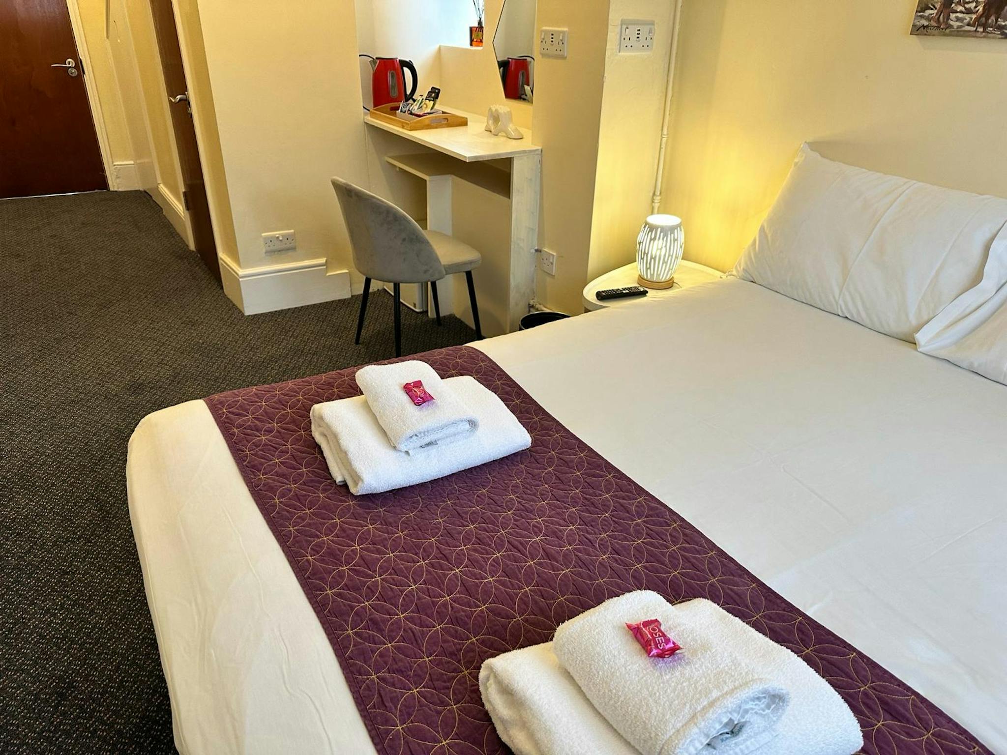 Green Lanes, London preview