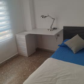 Private room for rent for €350 per month in Valencia, Carrer del Poeta Mas i Ros