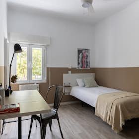 Private room for rent for €674 per month in Getafe, Calle Daoíz