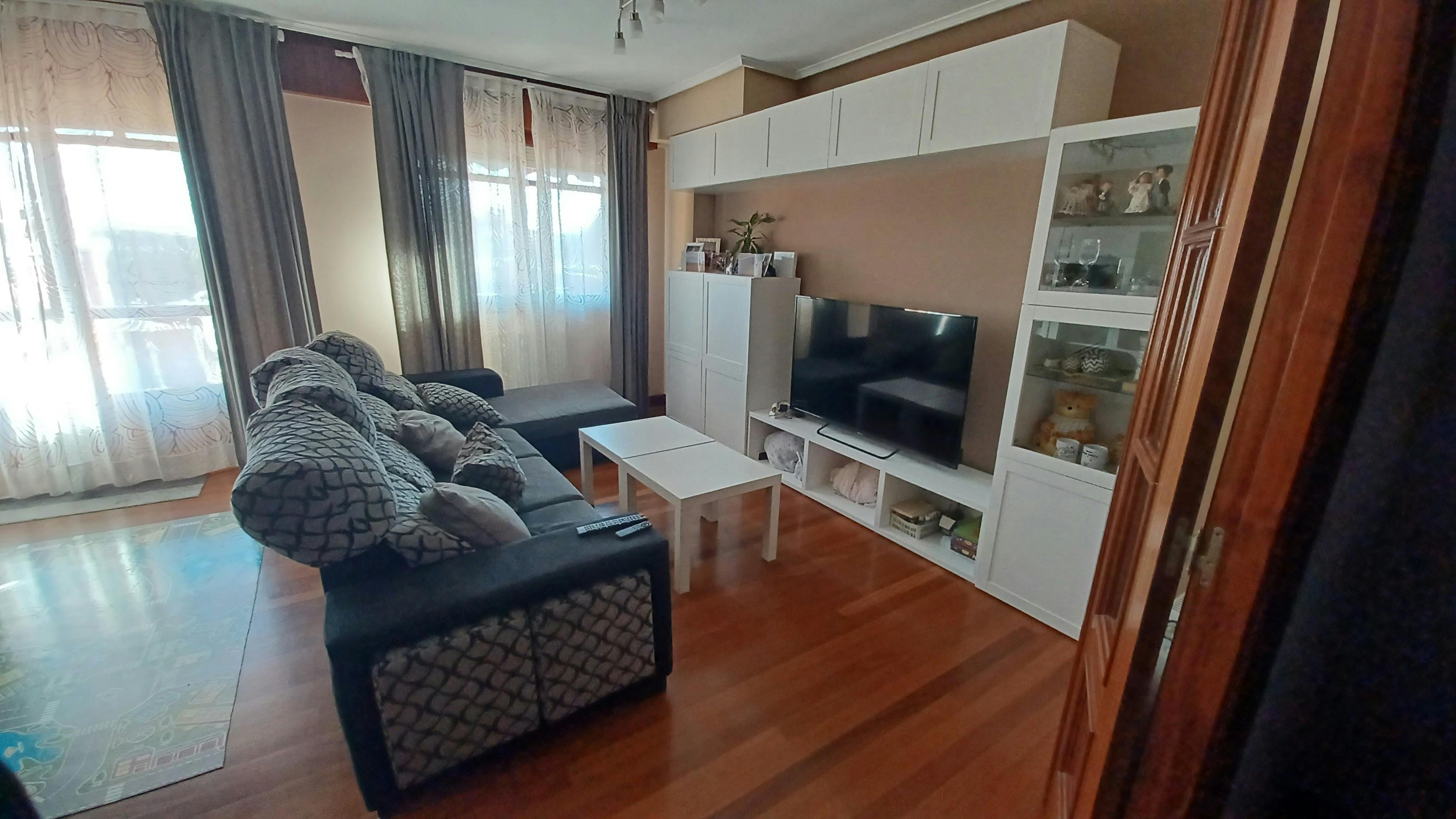 房源 正在以 €4,000 的月租出租，其位于 Castro-Urdiales, Calle Monte Cerredo