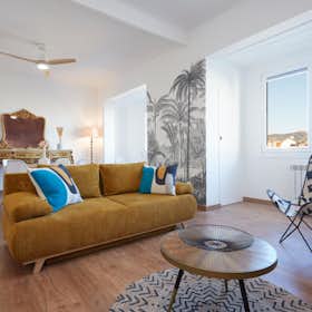 Apartment for rent for €2,295 per month in Barcelona, Carrer Gran de Gràcia