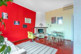 Apartment for rent for €2,500 per month in Milan, Via Giulio e Corrado Venini