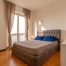Private room for rent for €900 per month in Cesano Boscone, Via dei Mandorli