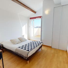 Private room for rent for €580 per month in Lyon, Avenue Paul Santy