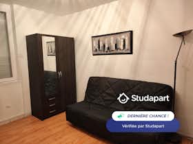 Apartamento para alugar por € 400 por mês em Saint-Quentin, Rue de Cronstadt