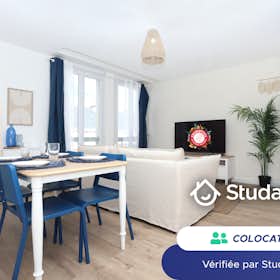 Chambre privée for rent for 450 € per month in Saint-Nazaire, Avenue de la République
