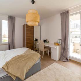 Private room for rent for €995 per month in Berlin, Klara-Franke-Straße