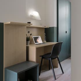 Private room for rent for €720 per month in Milan, Via Lepontina