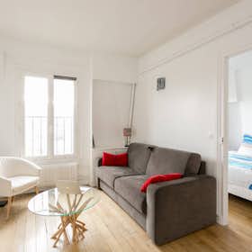 Apartment for rent for €1,590 per month in Paris, Avenue Georges Mandel