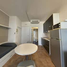单间公寓 正在以 €780 的月租出租，其位于 Siena, Via Enrico Berlinguer