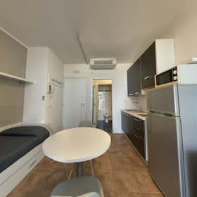 Monolocale for rent for 780 € per month in Parma, Via Bruno Schreiber