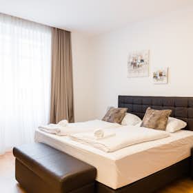 Apartment for rent for €3,000 per month in Vienna, Wehlistraße
