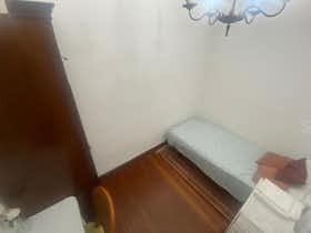 Отдельная комната сдается в аренду за 400 € в месяц в Bilbao, Calle de Elcano