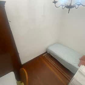 Private room for rent for €450 per month in Bilbao, Calle de Elcano