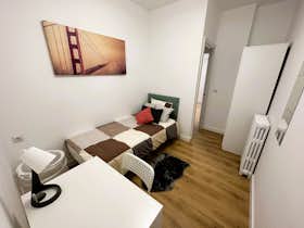 Cameră privată de închiriat pentru 350 EUR pe lună în Zaragoza, Calle Baltasar Gracián