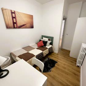 Private room for rent for €350 per month in Zaragoza, Calle Baltasar Gracián