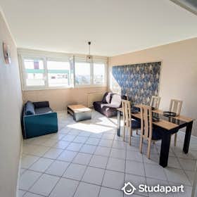 Private room for rent for €325 per month in Tarbes, Rue Henri Rol Tanguy