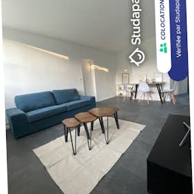 Private room for rent for €672 per month in Colombes, Rue des Côtes d'Auty