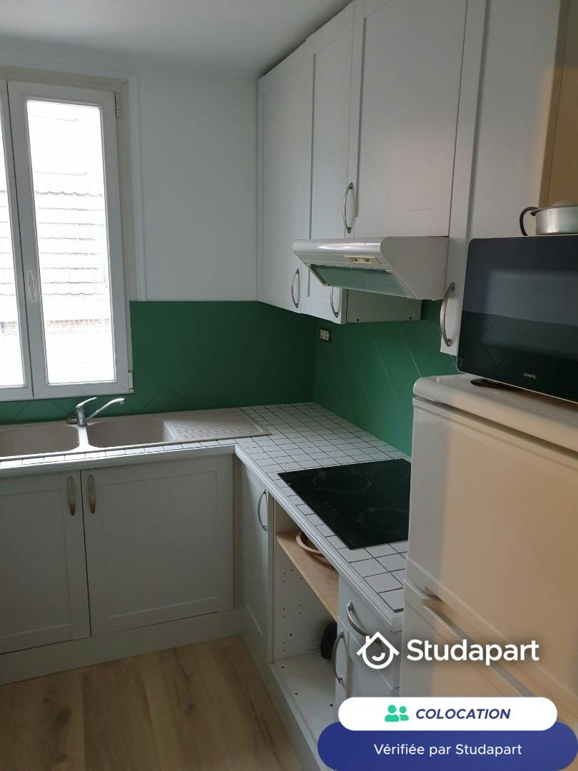 Private room for rent on Rue Jean-Jacques Rousseau, Lille - Vue 5